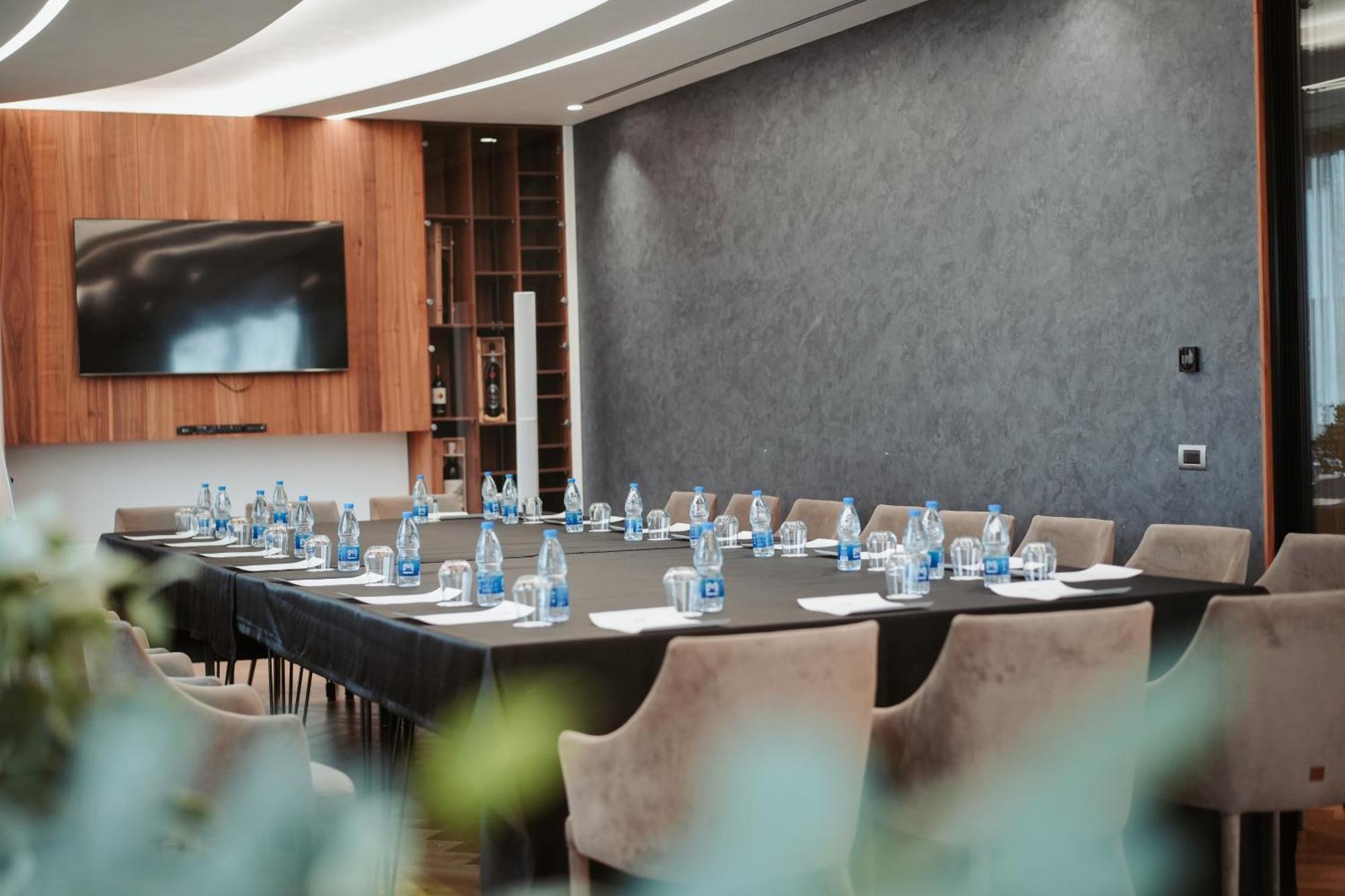 Marinaj Hotel & Spa Тирана Экстерьер фото